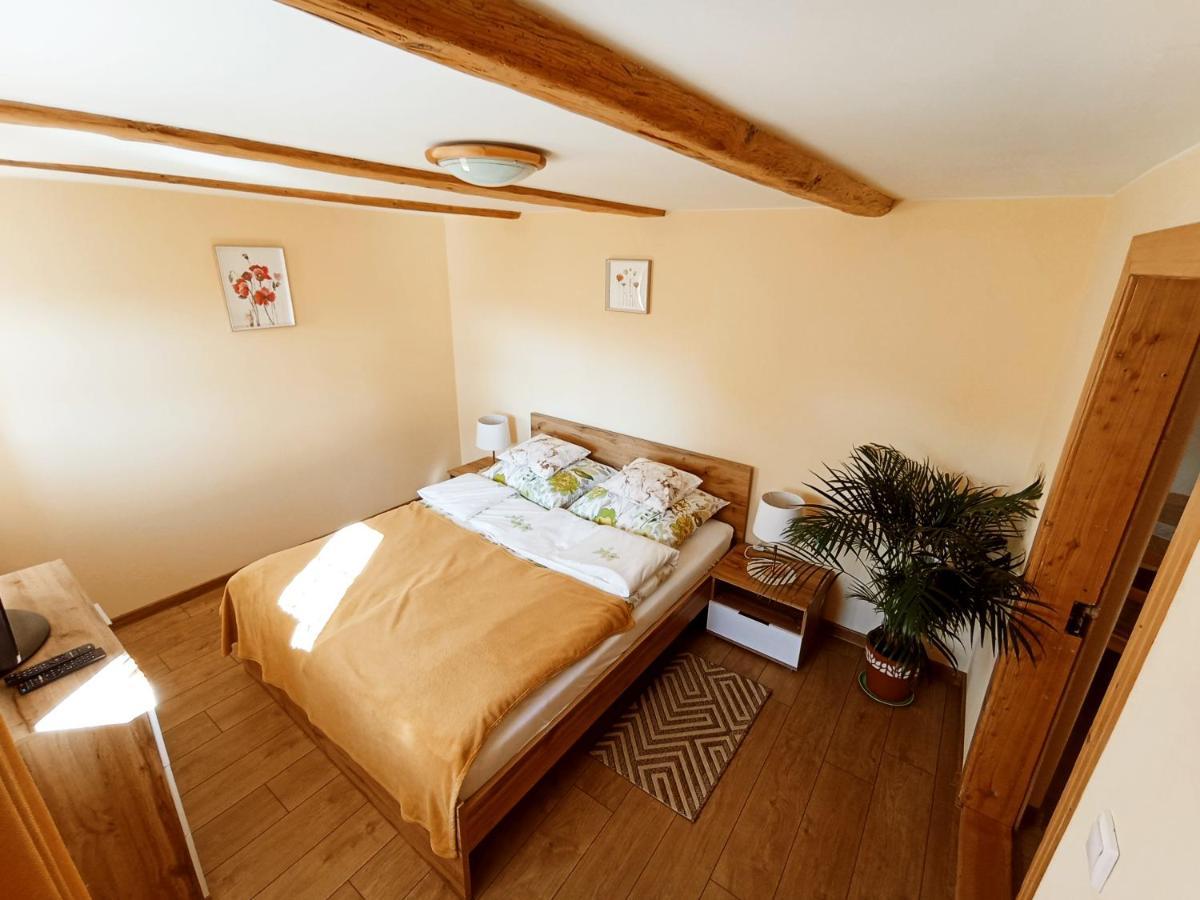 Dom Na Przedgorzu-Apartamenty Z Widokiem Na Gory Сверадув-Здруй Экстерьер фото